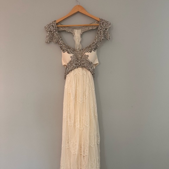 anna campbell Dresses & Skirts - Exquisite Cream and Silver Embellished Wedding Gown